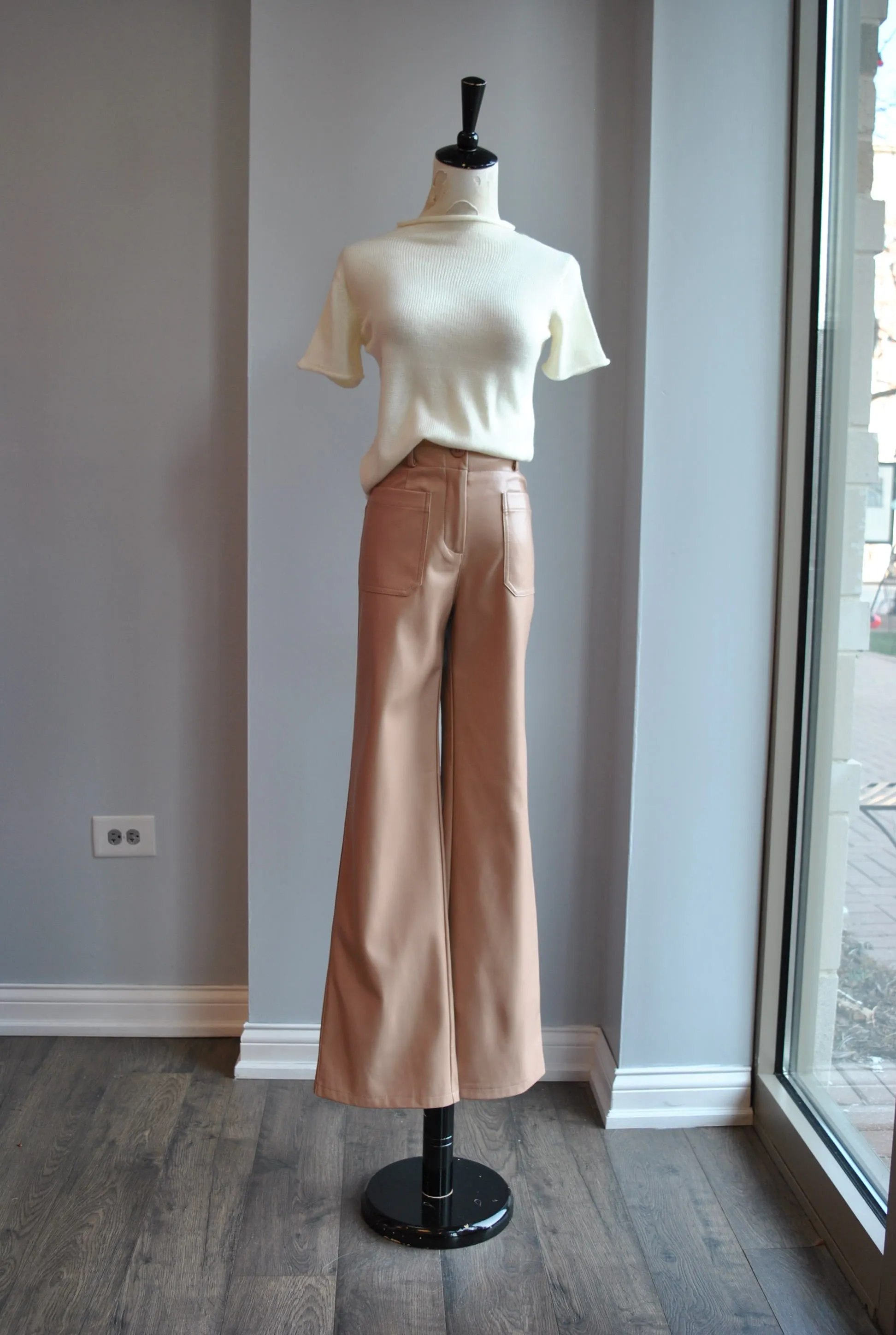 CARAMEL FAUX LEATHER SIDE POCKETS PANTS